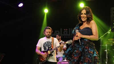 بعد أنباء انفصالها.. أول ظهور لـ رنا سماحة في حفل ساقية الصاوي