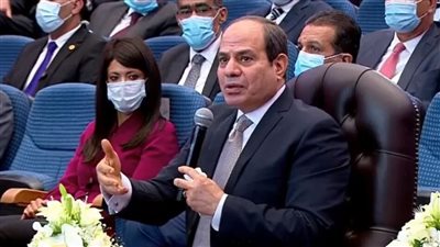 الرئيس السيسي: الدولة تعمل على تطوير الموانئ بإمكاناتها وتمويلها