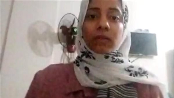 الطالبة منار 