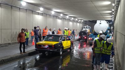 الصرف الصحي بالإسكندرية يختبر جاهزية الشوارع والأنفاق لاستيعاب مياه الأمطار