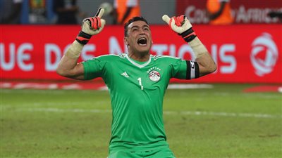 عصام الحضري: تركت الأهلي وذهبت للاحتراف من أجل المال.. وهذا خطأي الوحيد 