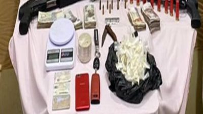 الداخلية: ضبط عنصر إجرامي لترويجه المخدرات وحيازته أسلحة نارية بالغربية