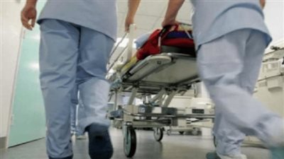 إصابة فني صيانة سقط عليه عمود كهرباء بسوهاج