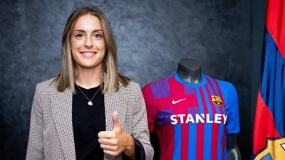 برشلونة يجدد تعاقده مع بوتلاس أفضل لاعبة في أوروبا
