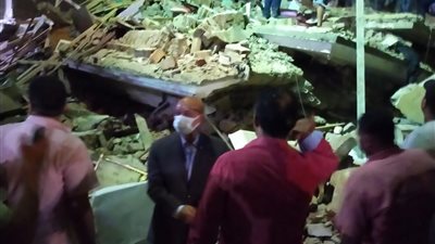نائب محافظ القليوبية ينتقل لمكان انهيار عقار شبرا الخيمة