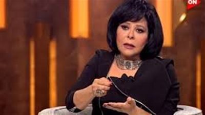 إسعاد يونس: رسبت في الثانوية وعملت بتأجير الكتب ثم موظفة بالقطعة في الإذاعة