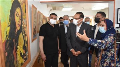 محافظ الشرقية يُشيد بأندية الفتاة والمرأة في احتفالات العيد القومي