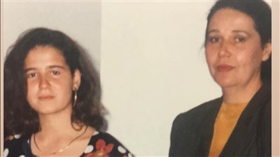 هنا شيحة تحتفل بعيد ميلاد والدتها بصورة نادرة: ربنا يخليكي لينا