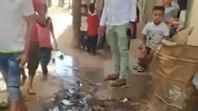 ارتفاع منسوب المياه الجوفية ببني سويف.. والأهالي: دخلت علينا البيوت وعايزين حل