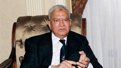 شيخ الأزهر ينعى رجل الأعمال محمود العربي