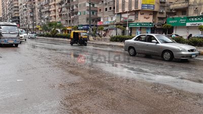 هطول أمطار على الإسكندرية وأجزاء متفرقة من الساحل الشمالي | صور