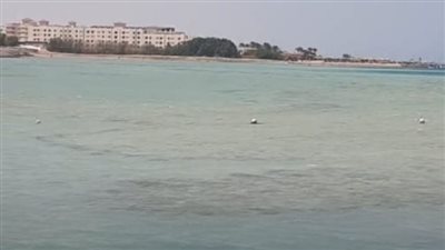 عودة منسوب المياه لطبيعته بشواطئ الغردقة بعد ارتفاع حالة المد