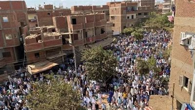 شارك فيها الآلاف.. أول فيديو وصور من جنازة محمود العربي