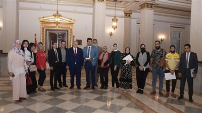 رئيس جامعة القاهرة يحذر من خطورة الشائعات والأخبار الزائفة: حرب نفسية 