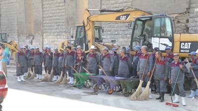 نظافة القاهرة: رفع قمامة ظلت 30 عامًا ملقاة بمنطقة سور مجرى العيون