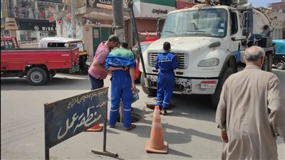 حملات لتطهير بالوعات الصرف الصحي في بيلا بكفر الشيخ استعدادًا للشتاء