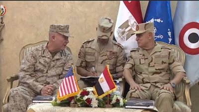 رئيس الأركان يلتقي قائد القيادة المركزية الأمريكية.. ويتفقدان قوات النجم الساطع 2021