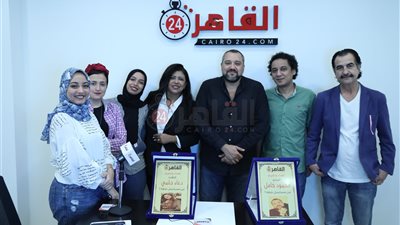 القاهرة 24 يكرم محمود كامل مخرج مسلسل شقة 6 والمؤلفة دعاء حلمي | صور