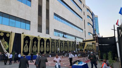 قائد القوات البحرية ومحافظ القليوبية يقدمان واجب العزاء في الحاج محمود العربي