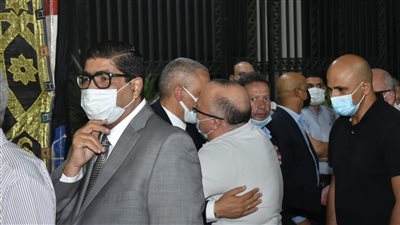 بث مباشر.. الوزراء وكبار رجال الدولة في مقدمة حضور عزاء رجل الأعمال محمود العربي
