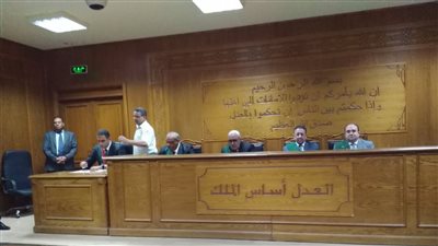 بينهم الأمين العام وعضو مكتب الإرشاد.. محاكمة 20 متهمًا إخوانيًا متهمين بتهريب الأموال للخارج 