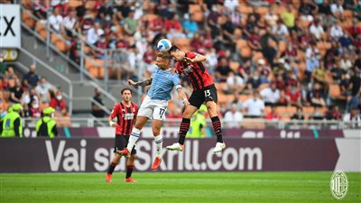 ميلان يفوز على لاتسيو بثنائية في الدوري الإيطالي 