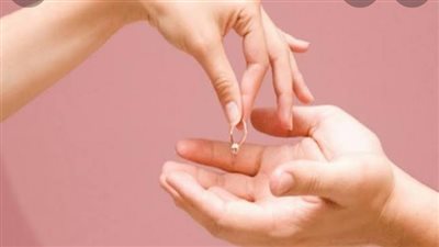 الإفتاء توضح مصير الشبكة عند فسخ الخطبة