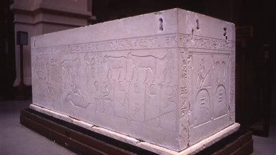 حقيقة نقل تابوت زوجة الملك منتوحتب إلى المتحف الكبير