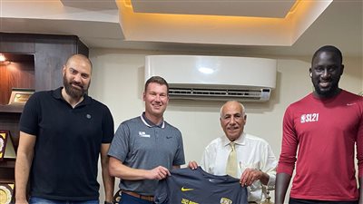 حسين لبيب يستقبل في الزمالك وفدًا من الـNBA والـBAL