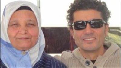  خالد النبوي يُحيي الذكرى الثالثة لوفاة والدته: لسة بتعلم منك وبحاول أكون زيك