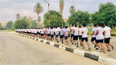 تدريبات مكثفة للدفعة الثالثة من خريجي المدارس البحرية بقناة السويس | صور