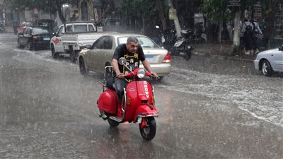 مع بداية سقوط الأمطار.. تعرف على إجراءات السلامة من نوبات الطقس السيئ