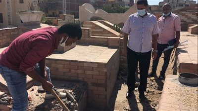 إحالة المختصين عن بناء مقبرة مخالفة بالبحيرة للشئون القانونية │ صور