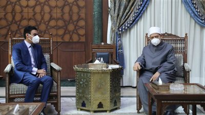 شيخ الأزهر يبحث مع سفير مصر بغينيا الاستوائية إنشاء مركز لتعليم اللغة العربية
