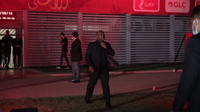 وصول موسيماني وعبد الحفيظ ولاعبي الأهلي إلى حفل تدشين النجمة العاشرة