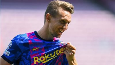 فرينكي دي يونج: تشافي مُختلف عن كومان.. وبرشلونة الأفضل في العالم