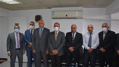 نائب محافظ المنيا يتابع سير العمل بجهاز تنمية المشروعات 