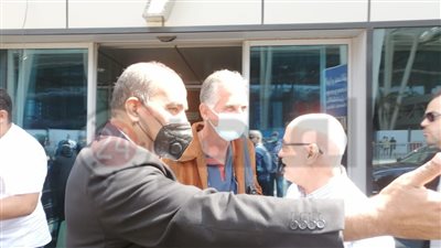 لحظات وصول كارلوس كيروش المدير الفني لمنتخب مصر إلى مطار القاهرة