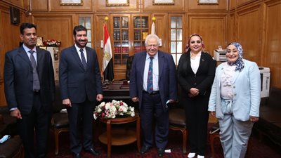 ننشر تفاصيل لقاء رجائي عطية برئيس جمعية المحامين العمانية