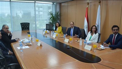 إصدار دليل لتوعية العاملين بالسوق الاقتصادي بالمنافسة القانونية 