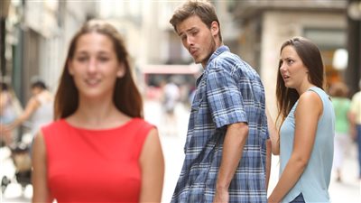 سيدة لمحكمة الأسرة: واجهته بخيانته مع زوجة أخيه فضربني علقة موت