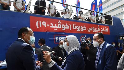 رئيس الوزراء يدشن حملة معًا نطمئن لتشجيع المواطنين على تلقي لقاح كورونا