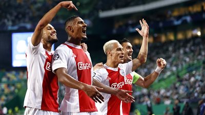 أياكس يقسو على سبورتينج لشبونة في بداية مشواره بدوري الأبطال بخماسية