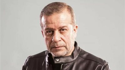 أول أجر 75 جنيها.. محطات من حياة شريف منير في عيد ميلاده 