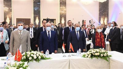 صناعة البرلمان: السيسي أحدث طفرة اقتصادية كبيرة.. ونعمل على إصدار تشريعات تواكب التطورات