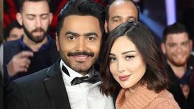 تامر حسني يرد على شائعات انفصاله عن بسمة بوسيل بافتتاح شركتها الجديدة