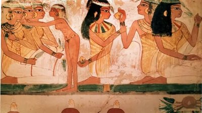 باحث أثري: المرأة المصرية القديمة أول من عرفت الزينة ومستحضرات التجميل