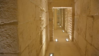 السياحة تروج لـ مقبرة الملك زوسر بسقارة عبر مواقع التواصل الاجتماعي | فيديو 