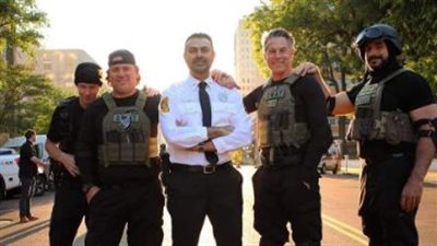 محمد كريم يشوق جمهوره لفيلم «A Day To Die» مع بروس ويلييز