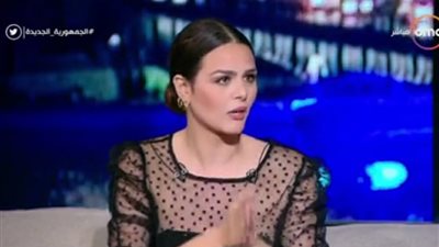 أحمد زاهر وهنادي مهنا يطالبان بحذف الحسابات المزيفة على مواقع التواصل: تكون بالرقم القومي